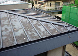 古くなったストレート屋根の葺き替え